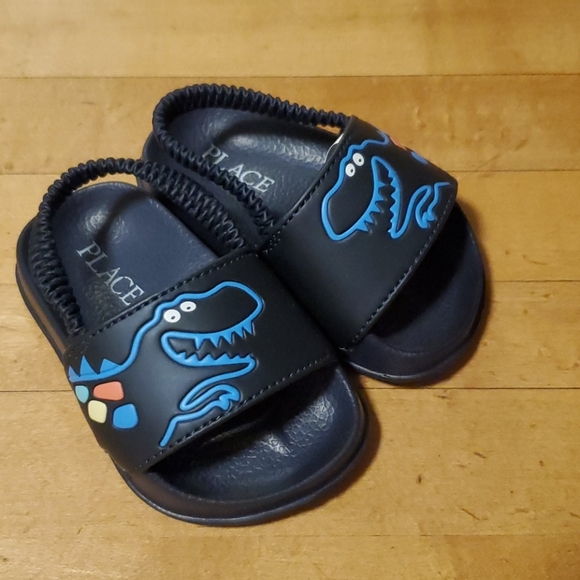 ⭐ 2/$20 bundle ⭐ 9m lot - Picture 10 of 11